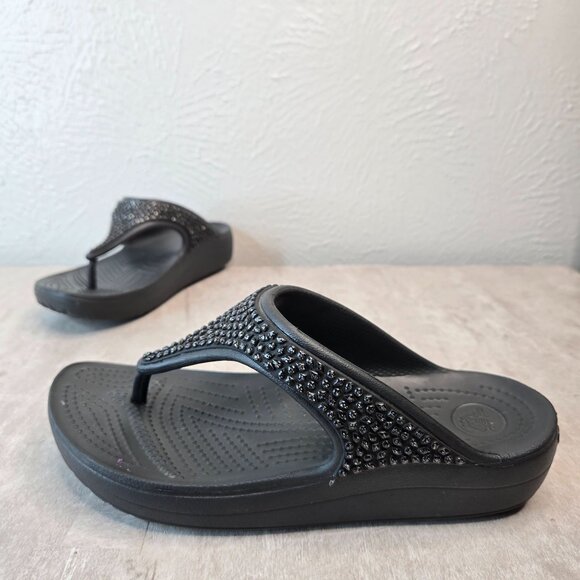 Crocs Platform Thong Sandals Rhinestone Beaded Black Open Toe Flip Flops Size 7 - Picture 1 of 11